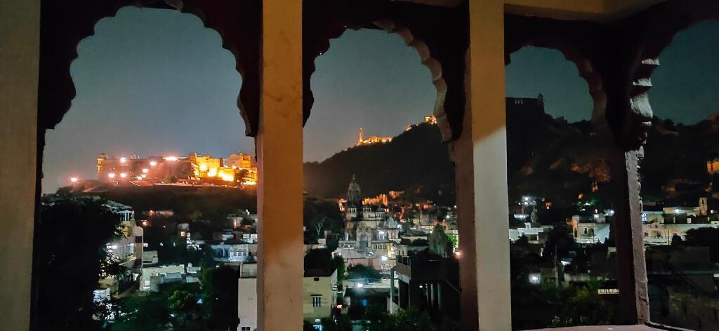 Амбер: V Resorts Adhbbhut Jaipur