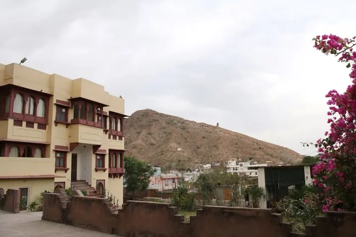 Амбер: V Resorts Adhbbhut Jaipur