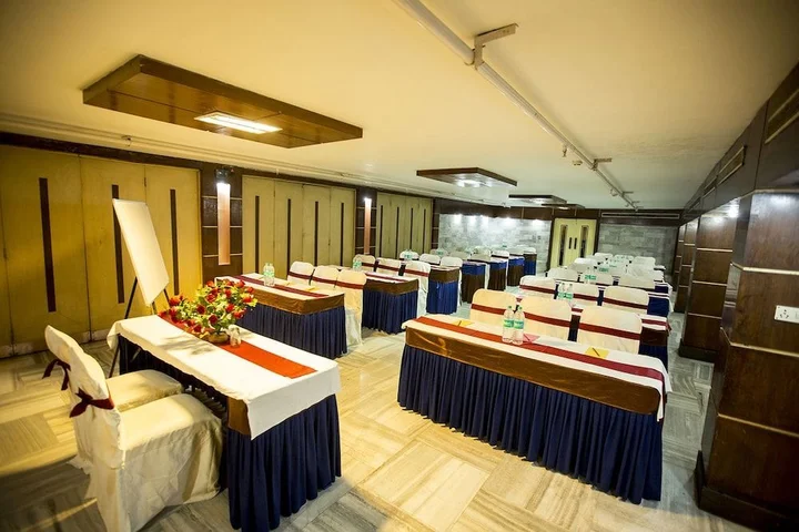 Лакхнау: Hotel Deep Avadh