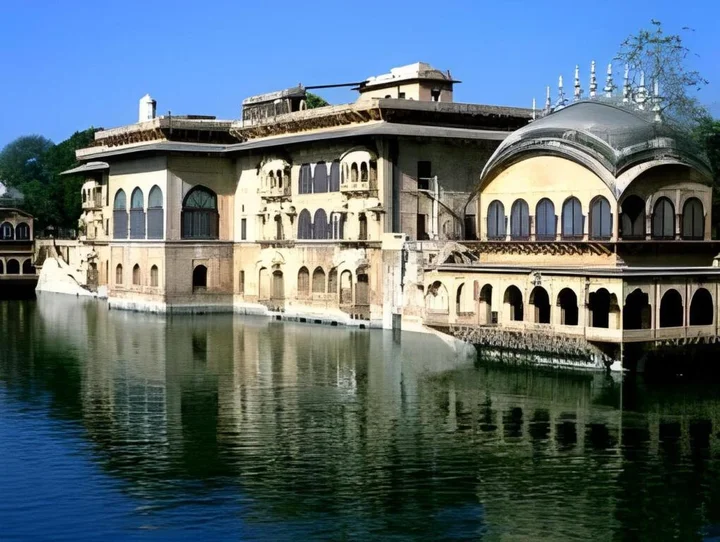 Фатехпур-Сикри: Hotel Tourist Palace