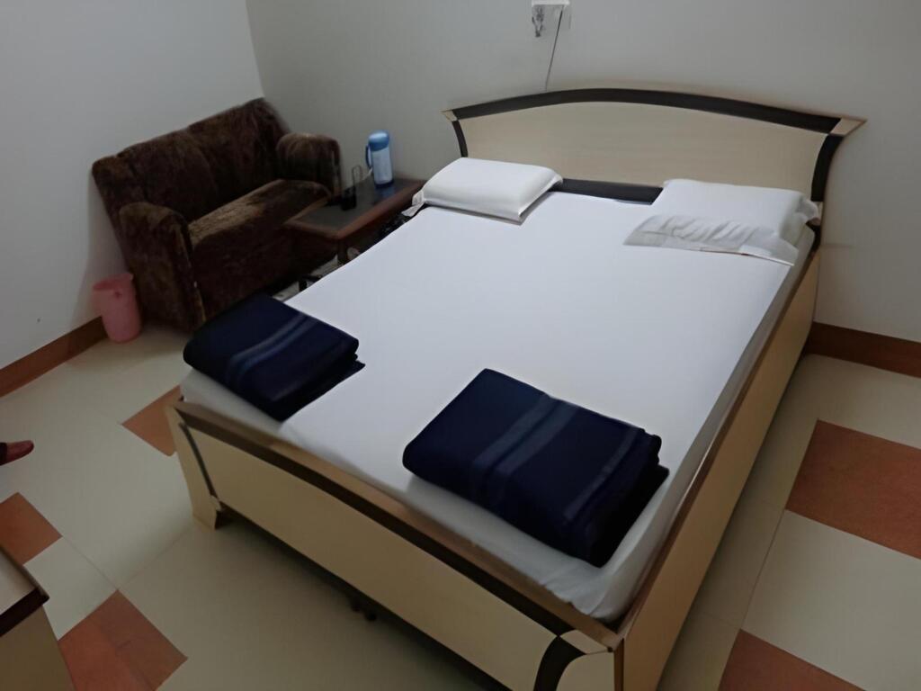 Фатехпур-Сикри: Hotel Tourist Palace