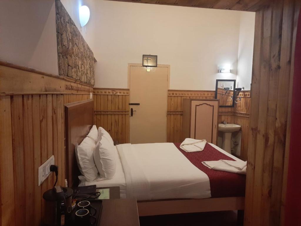 Кодайканал: Pine Borough Inn