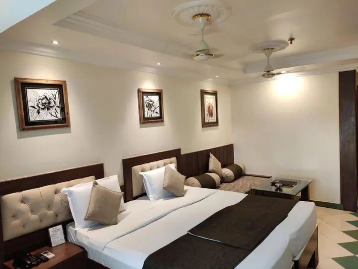 Бхубанешвар: Hotel Pushpak