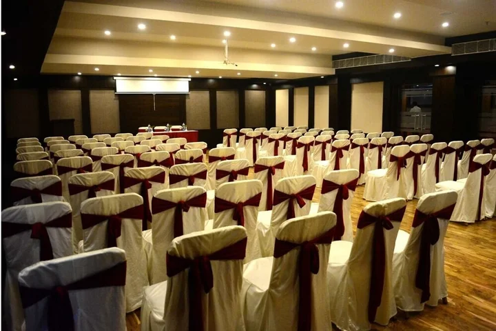 Пури: Hotel East West