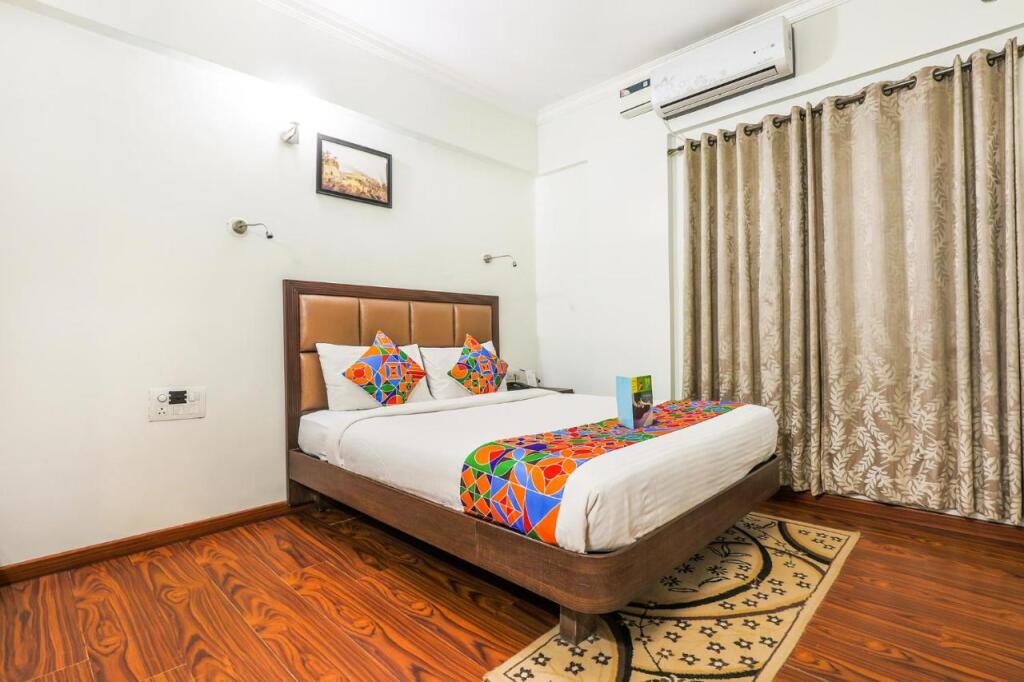 Бангалор: Sri Krishna Suites