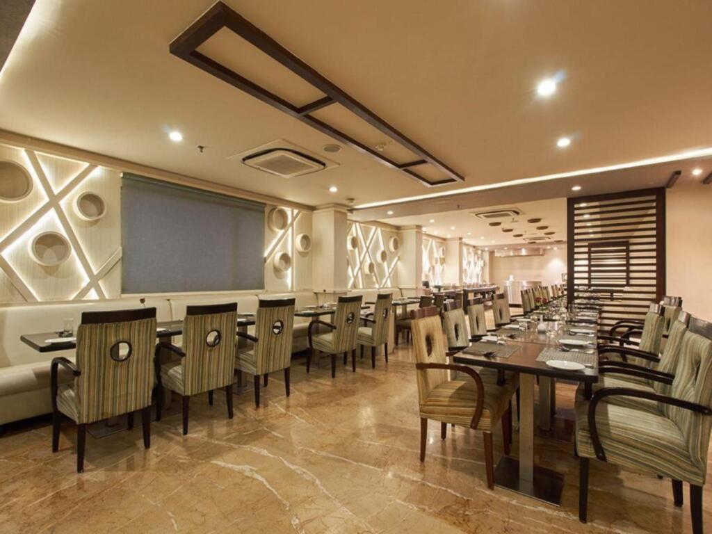 Секундерабад: Royal Reve Hotel