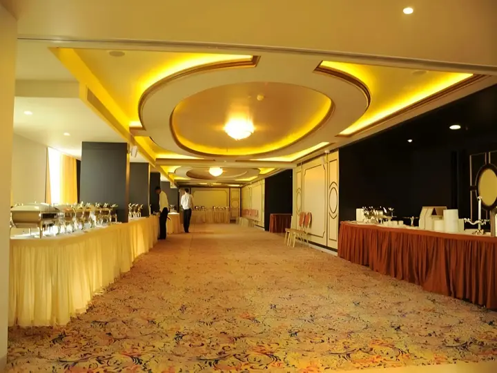 Секундерабад: Royal Reve Hotel