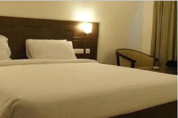 Виджаявада: Hotel Midcity