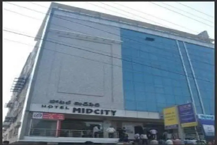Виджаявада: Hotel Midcity
