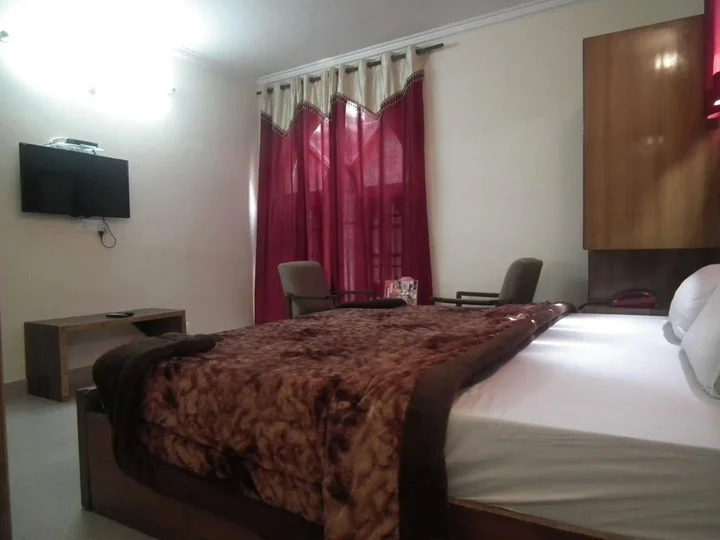 Манали: Hotel Crystal