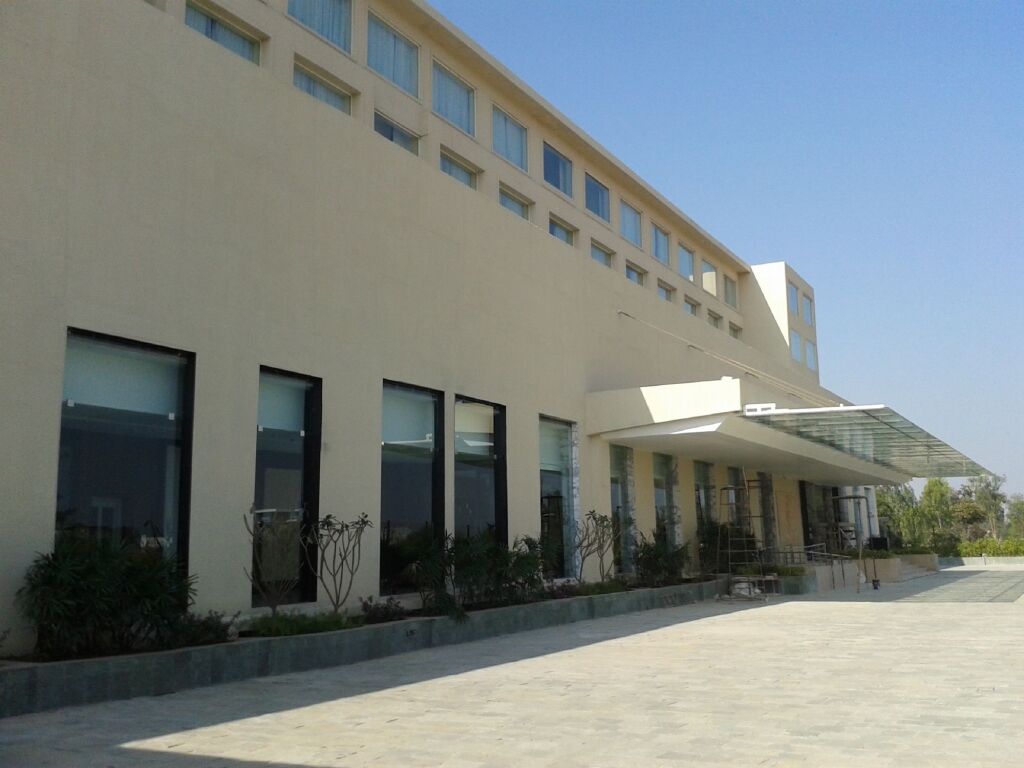 Courtyard by Marriott Bilaspur — фото 1