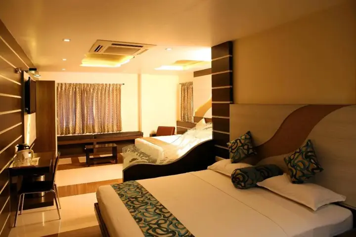 Коимбатур: SBS Grand Hotel