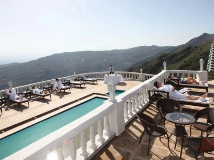 Бадди: Ramshehar Fort Resort