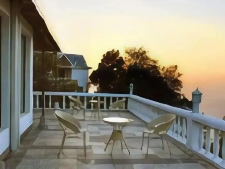 Бадди: Ramshehar Fort Resort