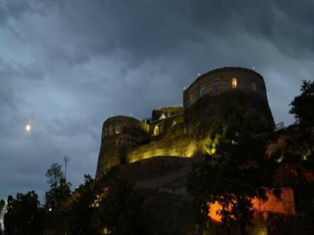 Бадди: Ramshehar Fort Resort