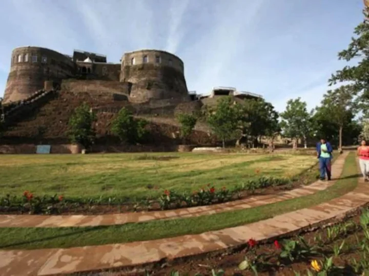 Бадди: Ramshehar Fort Resort