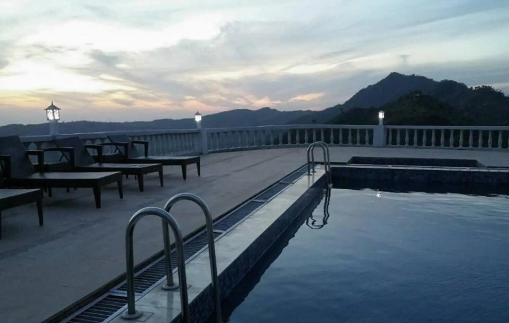 Бадди: Ramshehar Fort Resort