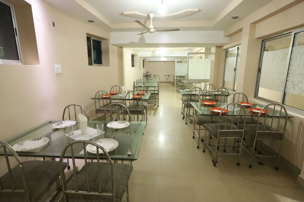 Пури: Larica Holiday Inn Puri