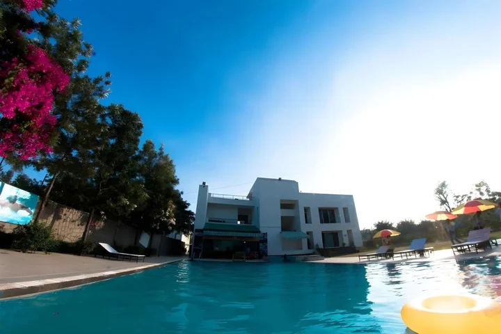 Хидерабад: Summer Green Resort