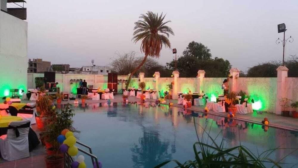 Ратлам: Hotel Balaji Central