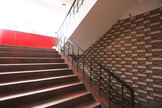 Нойда: BRS Homes Service Apartments