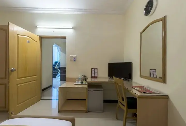 Бангалор: Hotel Raj Comforts - Golf View