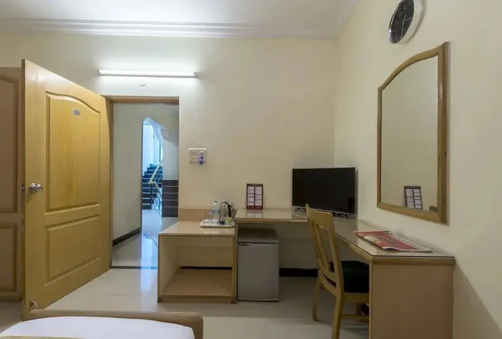 Бангалор: Hotel Raj Comforts - Golf View