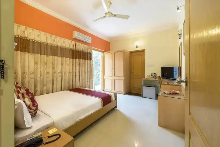 Бангалор: Hotel Raj Comforts - Golf View