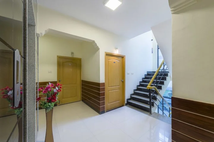 Бангалор: Hotel Raj Comforts - Golf View