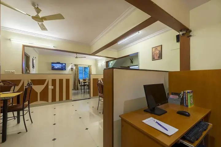 Бангалор: Hotel Raj Comforts - Golf View
