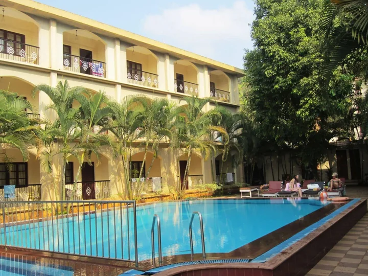 Бага: Riverside Regency Resort