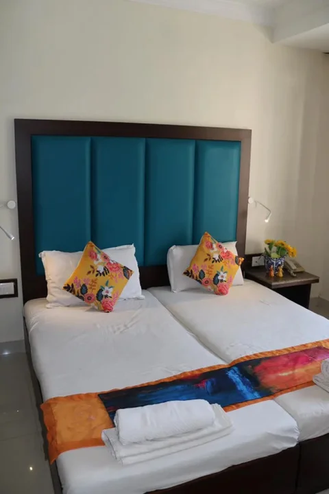 Бага: Riverside Regency Resort
