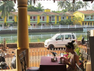 Бага: Riverside Regency Resort