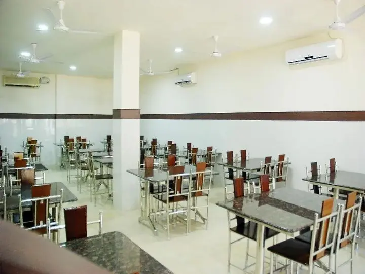 Карур: Hotel Pon Amutha