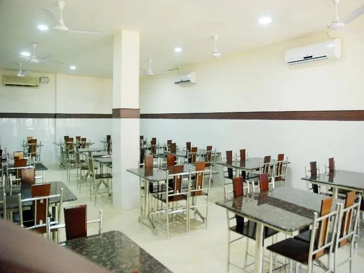 Карур: Hotel Pon Amutha