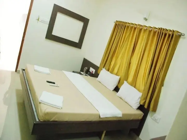 Карур: Hotel Pon Amutha
