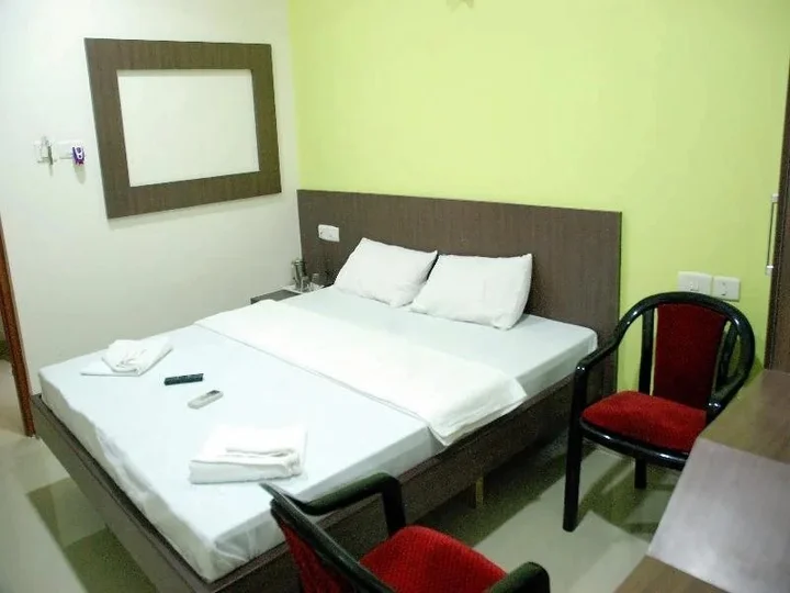 Карур: Hotel Pon Amutha