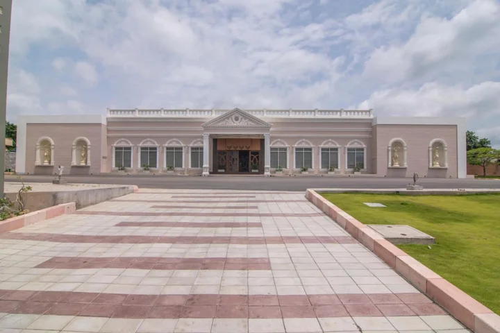 Батасингарам: Ramoji Film City Shantiniketan