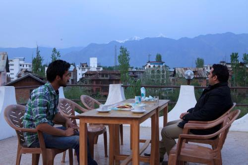 Шринагар: Hotel Kashmir Inn