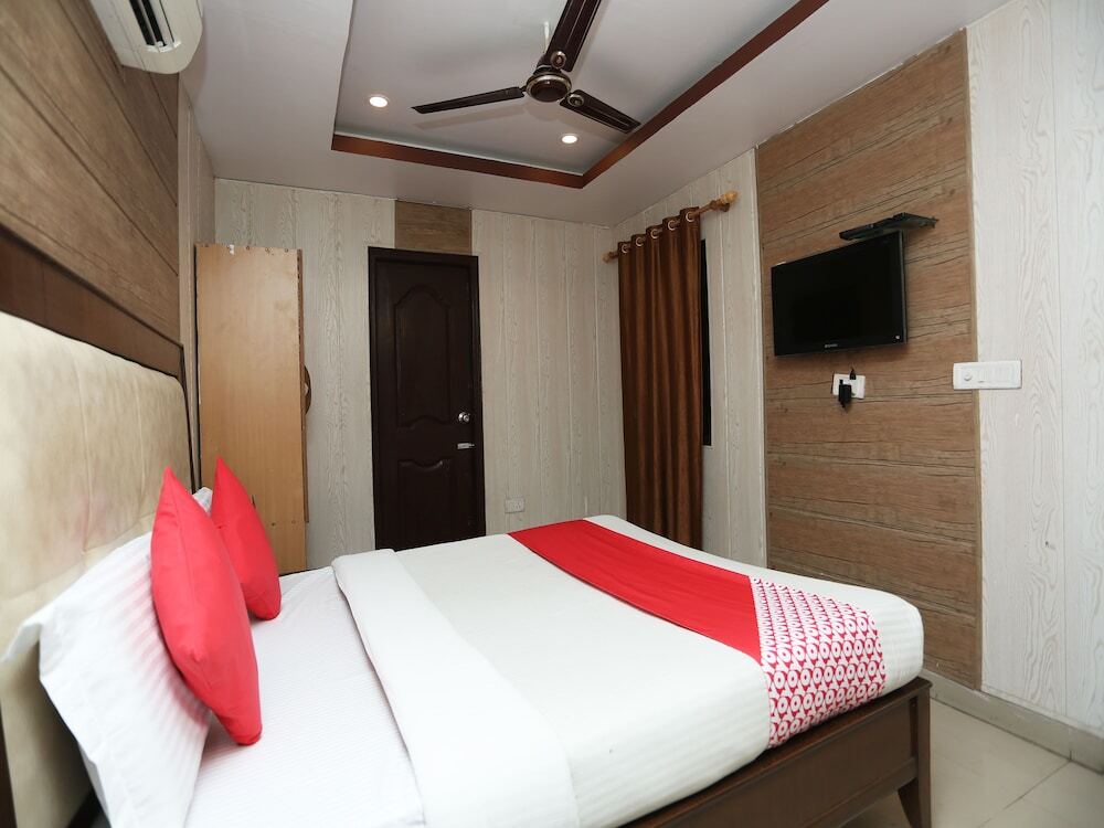 Катра: Hotel Premier