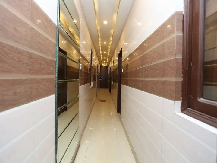 Катра: Hotel Premier