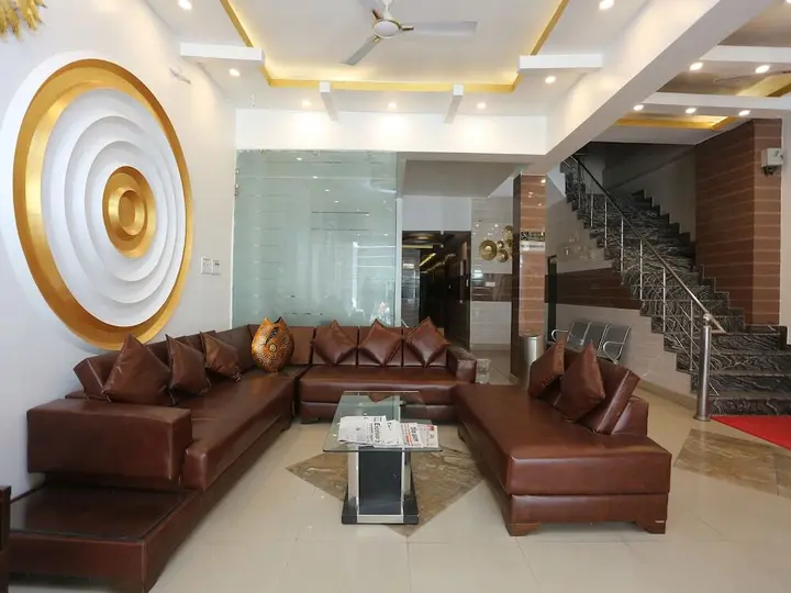 Катра: Hotel Premier