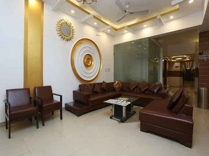 Катра: Hotel Premier