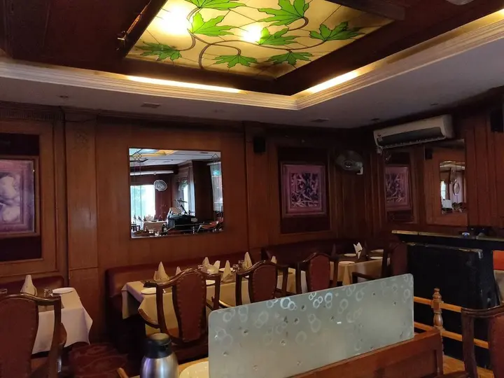 Катра: Hotel Premier
