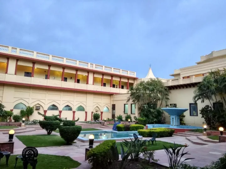 Бхопал: Noor-Us-Sabah Palace