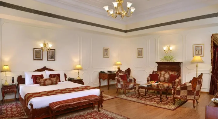 Бхопал: Noor-Us-Sabah Palace