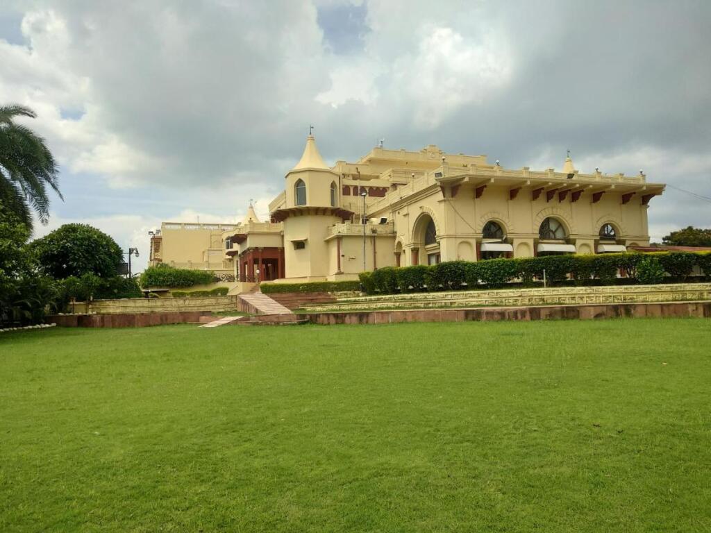 Бхопал: Noor-Us-Sabah Palace