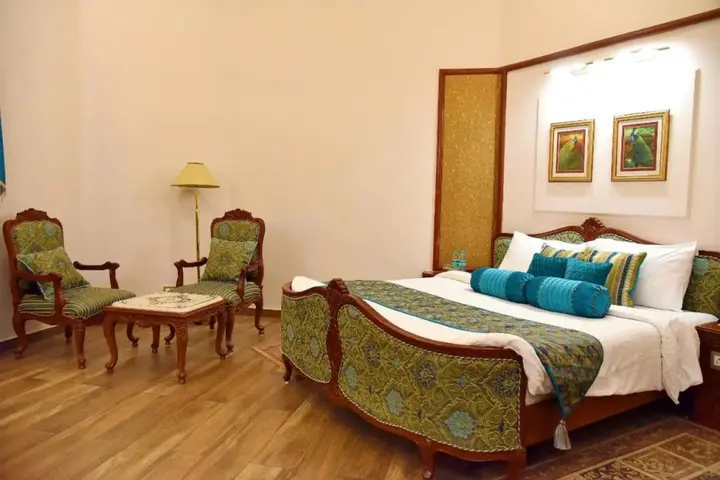 Бхопал: Noor-Us-Sabah Palace