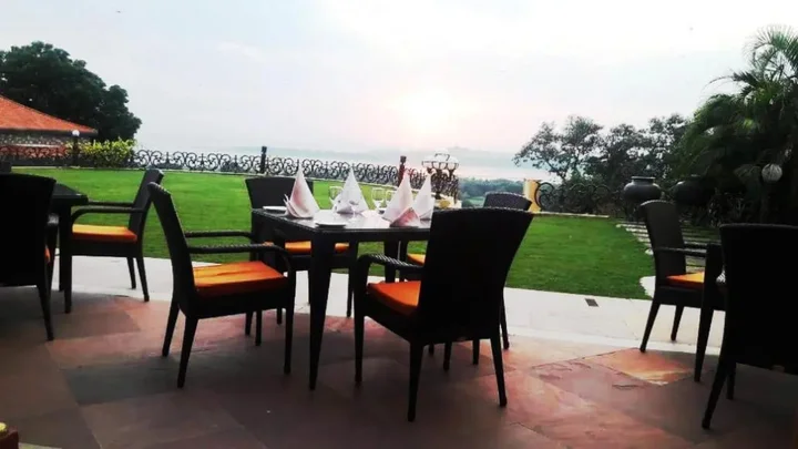 Бхопал: Noor-Us-Sabah Palace