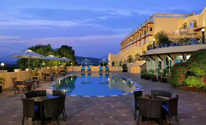 Бхопал: Noor-Us-Sabah Palace